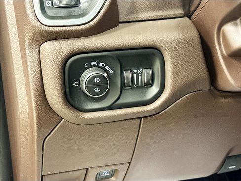 Used 2025 RAM 2500 Laramie AWD/4WD image 10