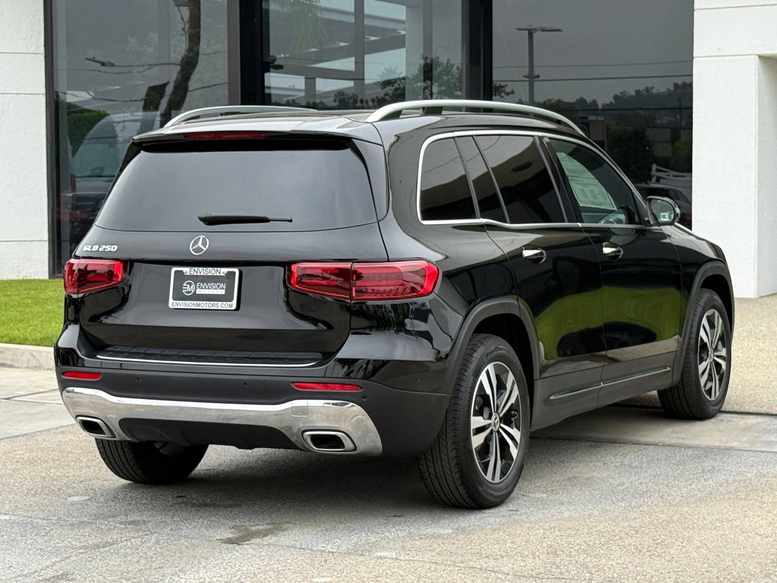 Used 2025 Mercedes-Benz GLB 250 image 16