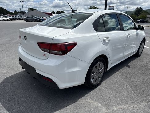 Used 2019 Kia Rio S FWD image 3