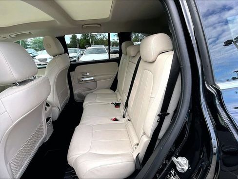 Used 2022 Mercedes-Benz GLB 250 image 17