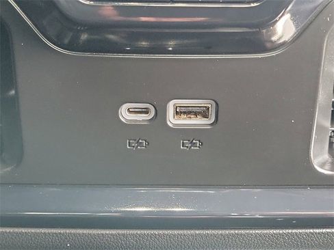 Used 2022 GMC Sierra 1500 AT4 w/ AT4 Preferred Package image 25