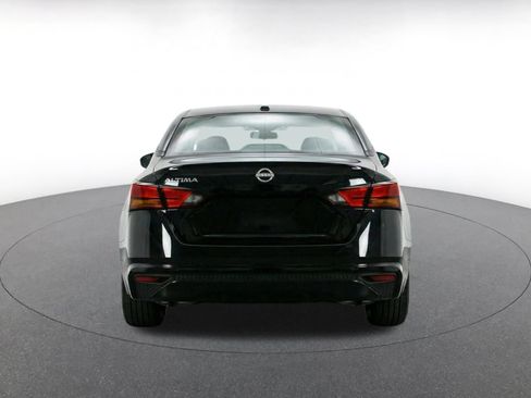 Used 2025 Nissan Altima 2.5 SV FWD image 7