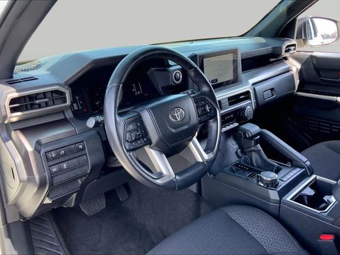 Used 2025 Toyota 4Runner SR5 AWD/4WD image 17
