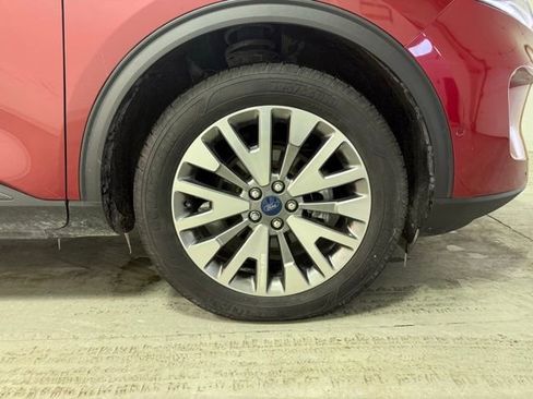 Used 2020 Ford Escape Titanium image 30