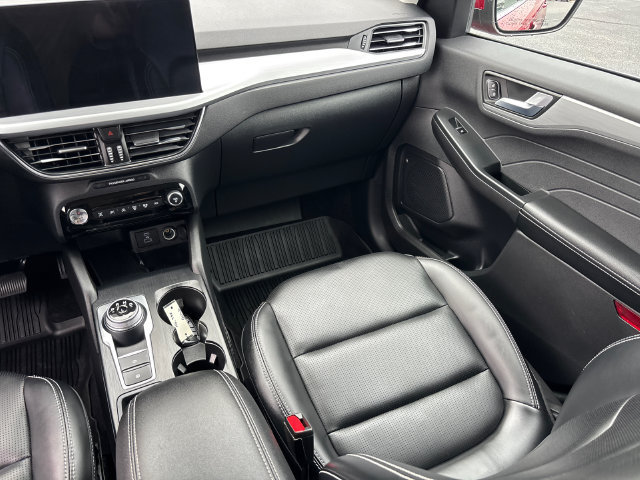 Certified 2023 Ford Escape Platinum AWD/4WD image 30