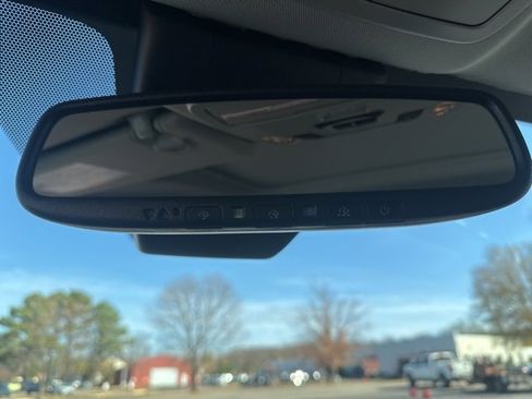 Used 2023 Toyota Sienna Limited image 26