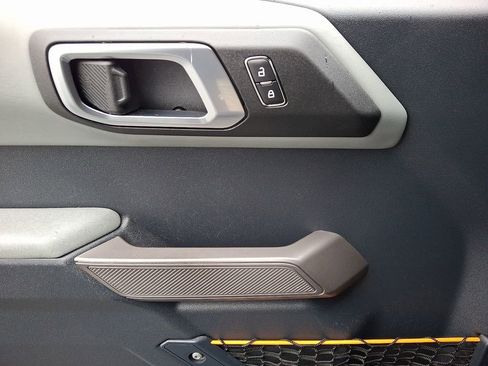 Used 2023 Ford Bronco Badlands w/ Sasquatch Package image 13