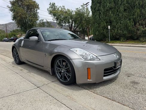 Used 2007 Nissan 350Z Touring image 1