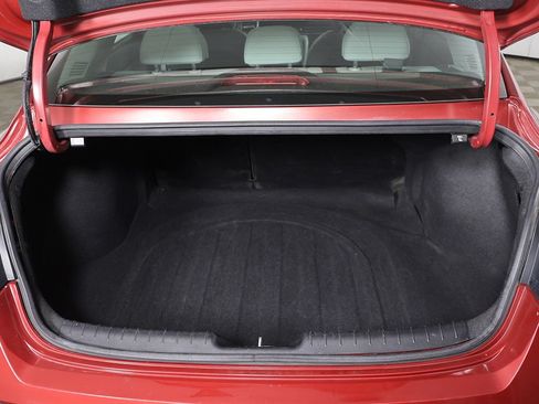 Used 2024 Hyundai Elantra Limited FWD image 18