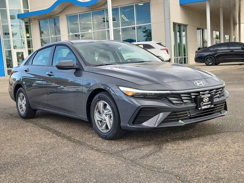 New 2026 Hyundai Elantra SE FWD image 7