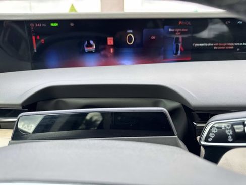 Certified 2024 Lincoln Nautilus Reserve image 29