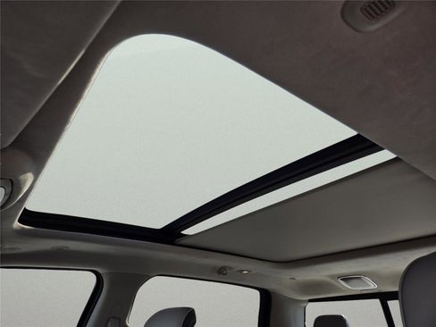 Used 2024 RAM 1500 Limited AWD/4WD image 18