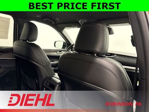 New 2025 Jeep Grand Cherokee Limited w/ Black Appearance Package AWD/4WD image 13