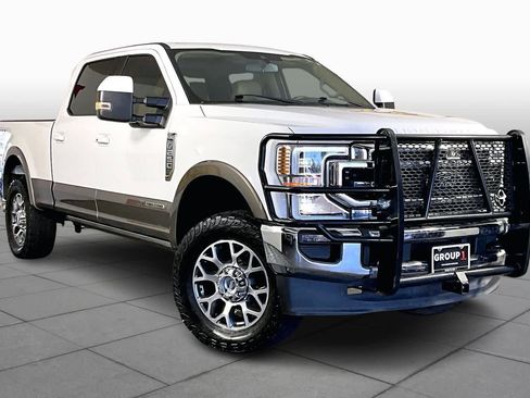 Used 2022 Ford F250 Lariat w/ Lariat Ultimate Package image 2