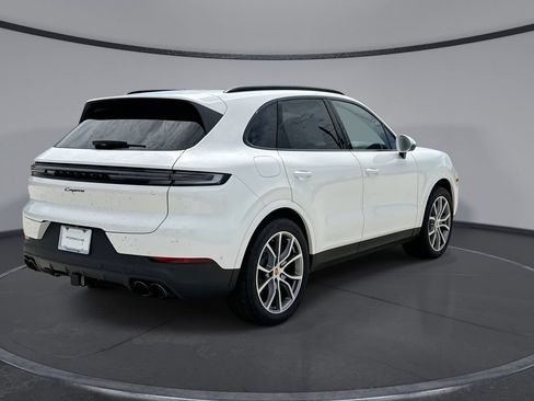 Used 2025 Porsche Cayenne AWD/4WD image 11