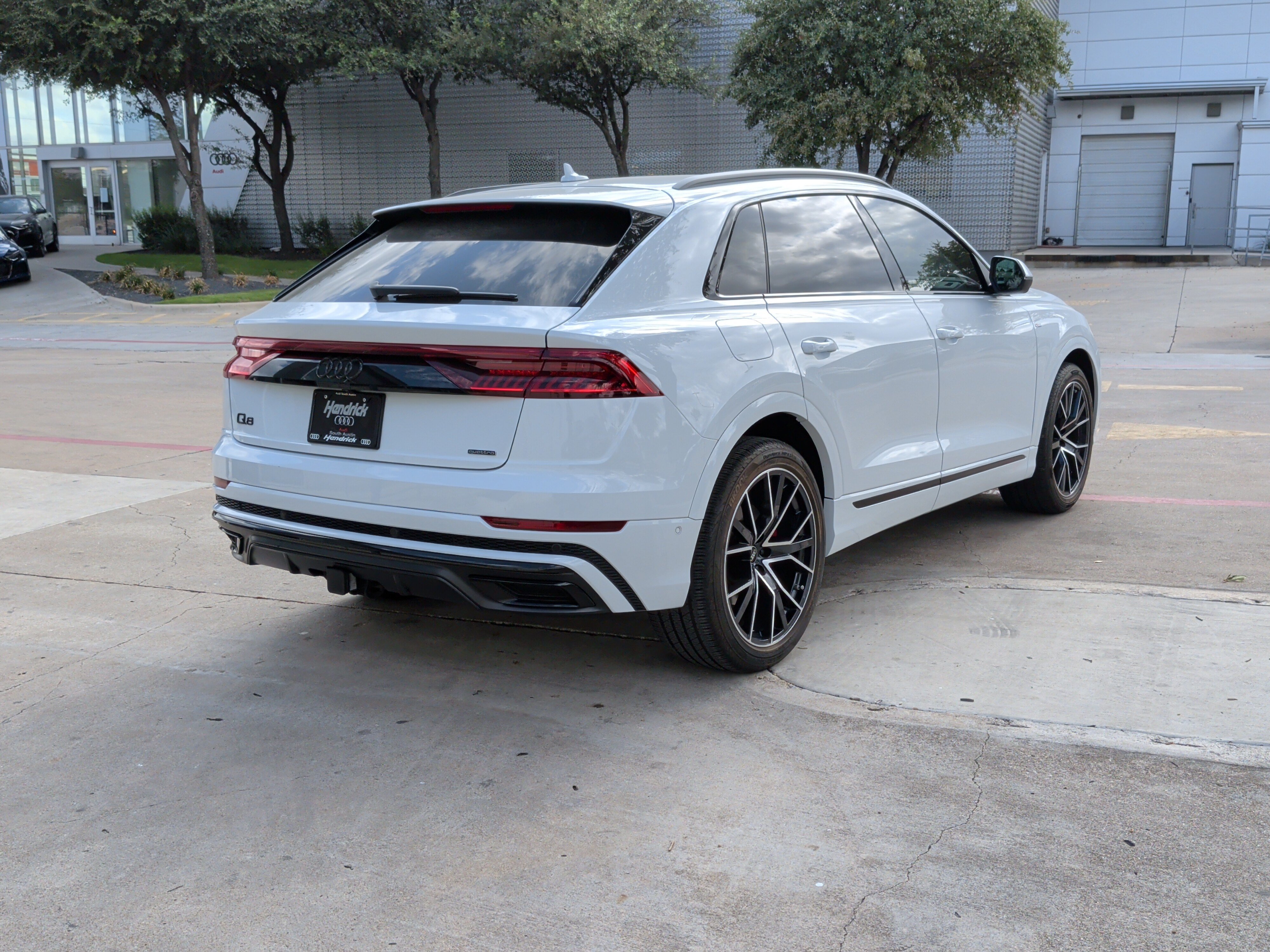 Used 2023 Audi Q8 Prestige AWD/4WD image 10