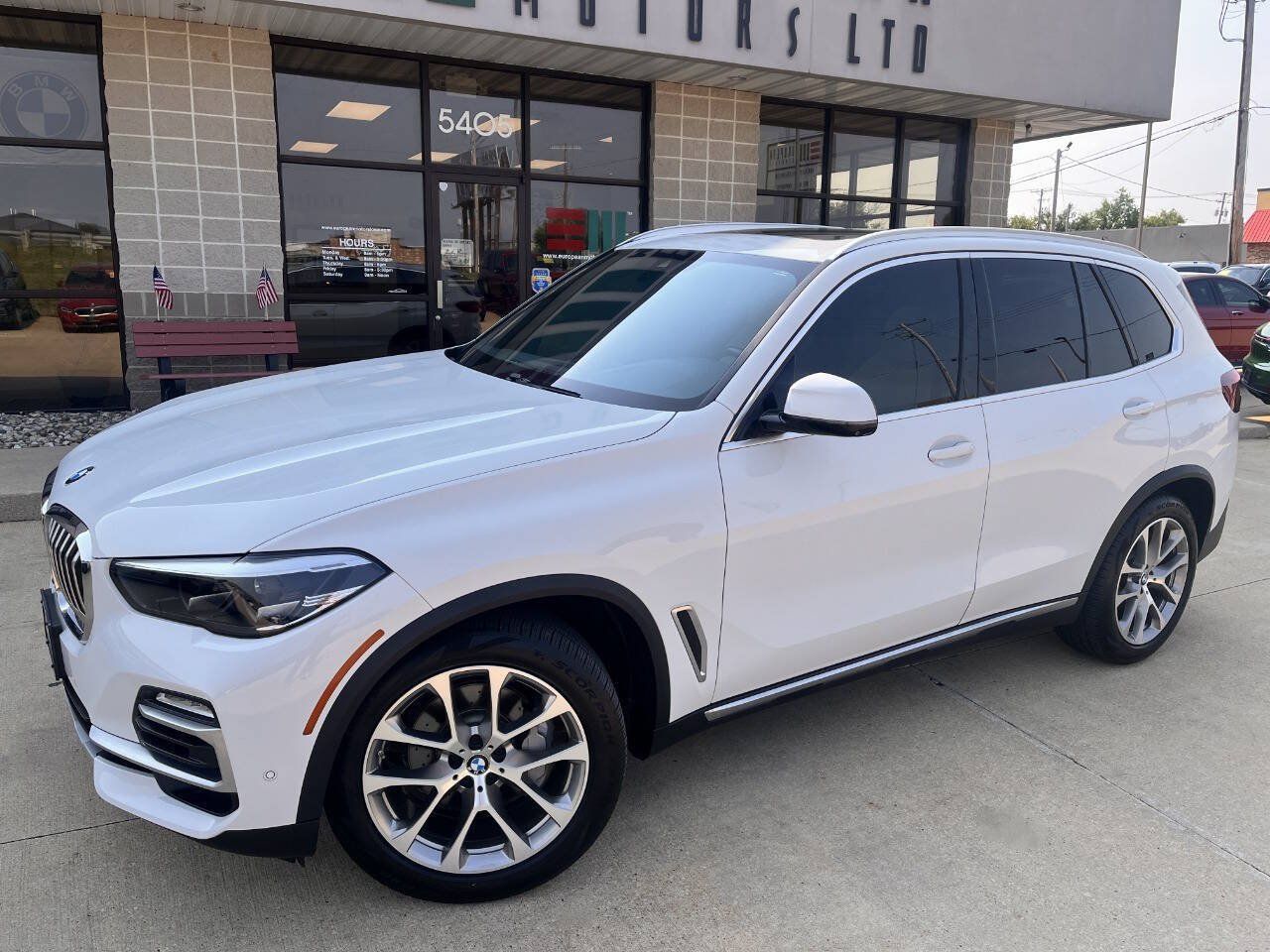 Used 2021 BMW X5 xDrive40i w/ Convenience Package AWD/4WD image 2