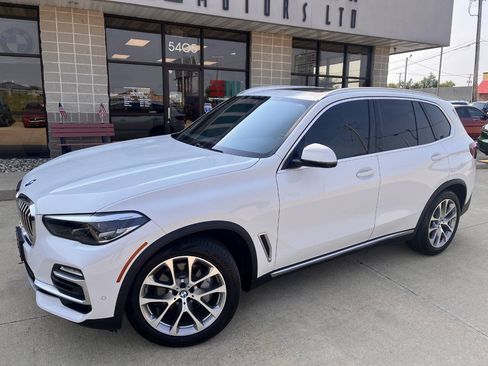 Used 2021 BMW X5 xDrive40i w/ Convenience Package AWD/4WD image 2