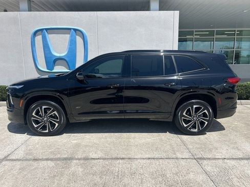 Used 2025 Buick Enclave Sport Touring w/ Super Cruise Package image 5