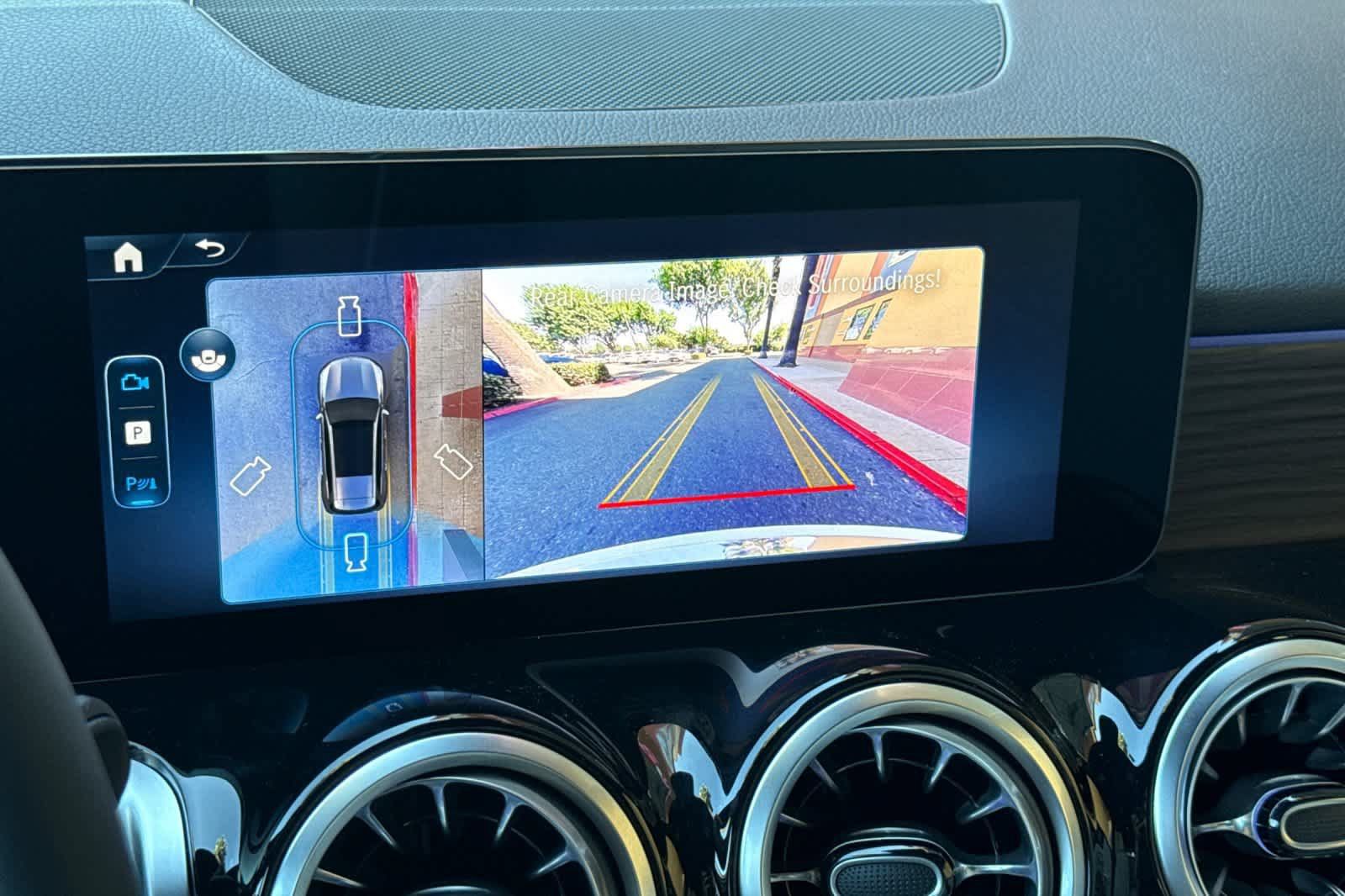 New 2026 Mercedes-Benz GLB 250 image 18