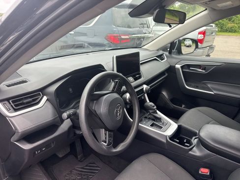 Used 2024 Toyota RAV4 XLE FWD image 8