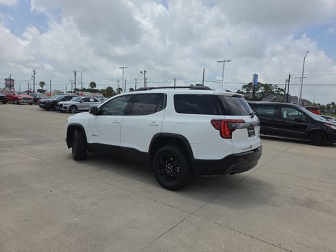 Used 2022 GMC Acadia AT4 w/ Technology Package AWD/4WD image 7