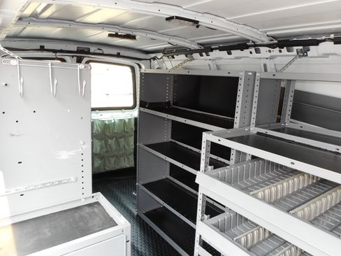Used 2016 Chevrolet Express 2500 RWD image 22