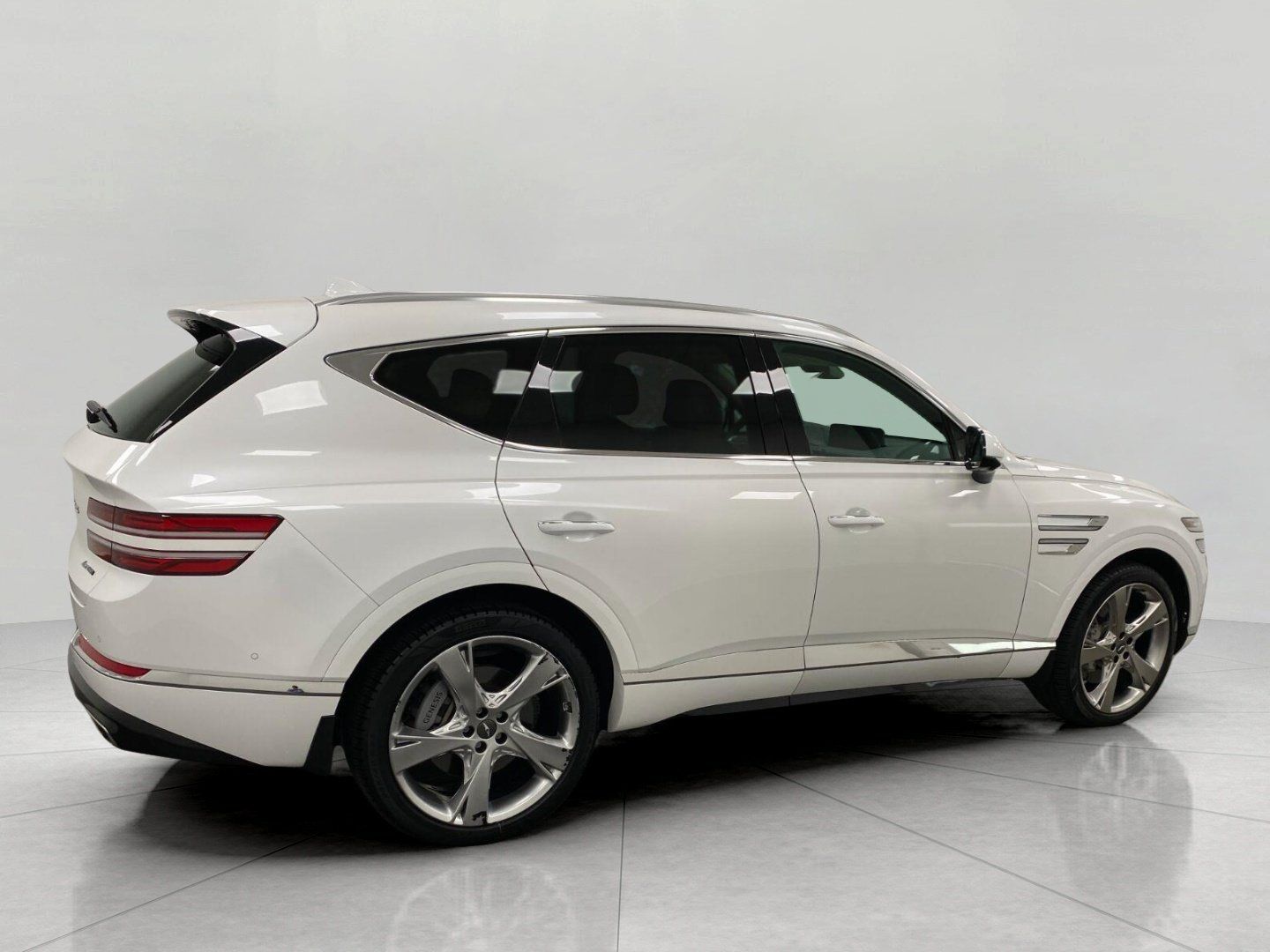 Used 2024 Genesis GV80 3.5T w/ Prestige Package AWD/4WD image 2