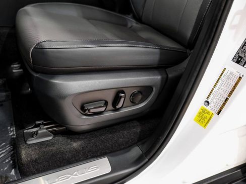 Used 2024 Lexus GX 550 w/ Accessory Package (2T) AWD/4WD image 33
