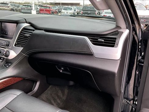 Used 2017 GMC Yukon SLT w/ Premium Edition image 15