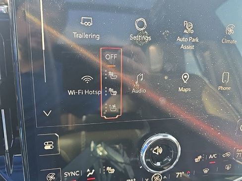 Used 2025 GMC Yukon XL Denali Ultimate AWD/4WD image 32