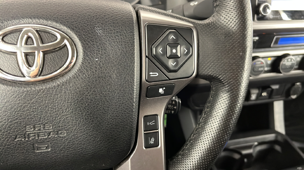 Used 2022 Toyota Tacoma SR5 AWD/4WD image 25
