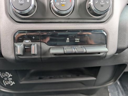 Used 2024 RAM 2500 Big Horn image 28