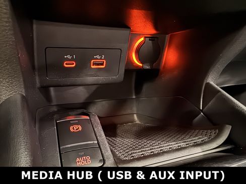 Used 2021 Nissan Kicks SV image 9