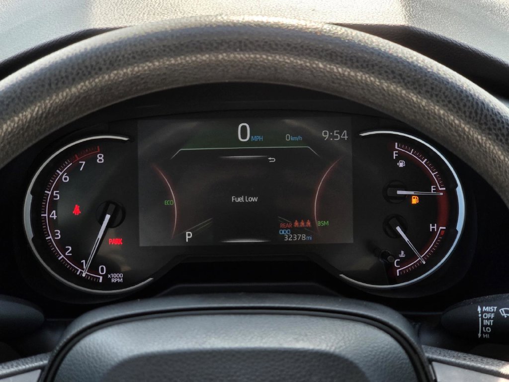 Used 2024 Toyota RAV4 XLE FWD image 29