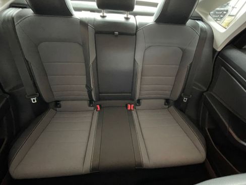 Used 2025 Volkswagen Jetta SE image 35