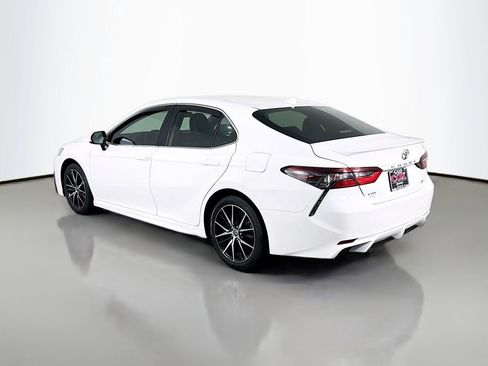 Certified 2021 Toyota Camry SE image 7