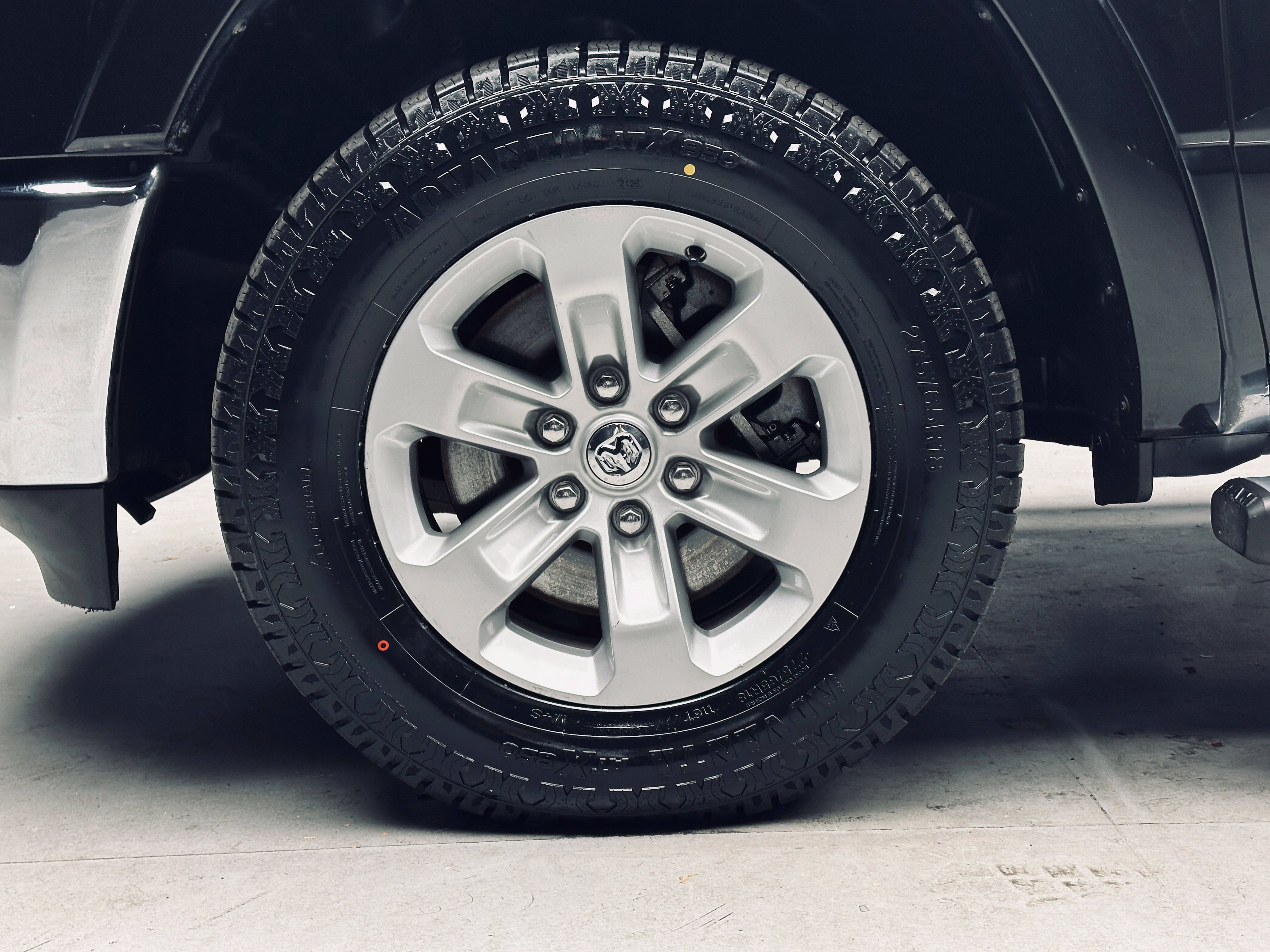 Used 2019 RAM 1500 Laramie AWD/4WD image 31
