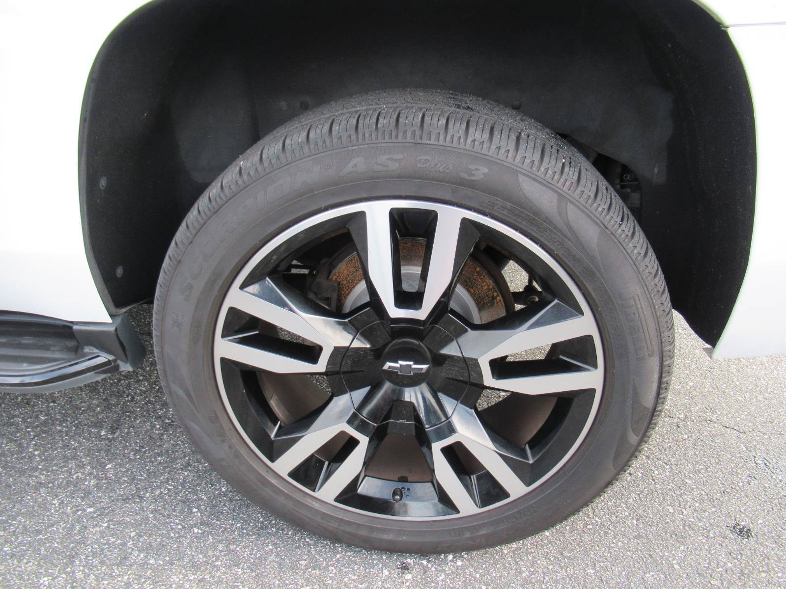 Used 2020 Chevrolet Tahoe LT w/ RST Edition RWD image 8