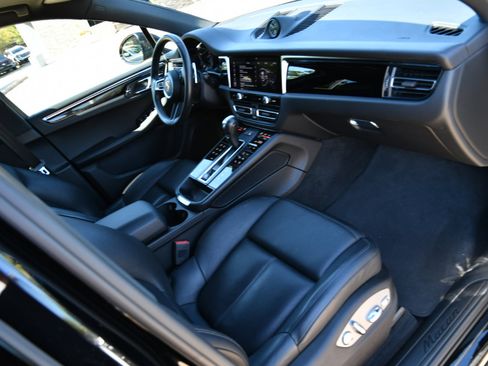 Used 2024 Porsche Macan image 27