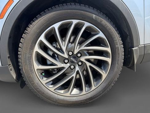 Used 2020 Lincoln Nautilus Reserve FWD image 12