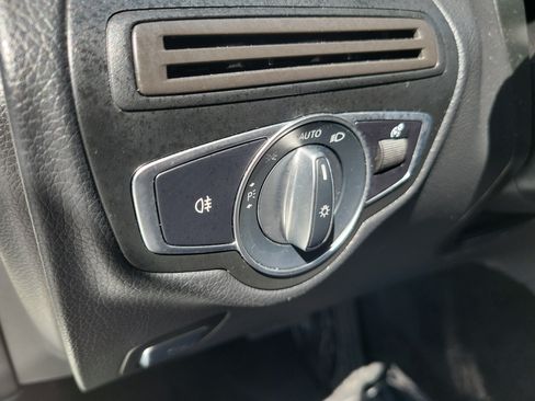 Used 2020 Mercedes-Benz GLC 300 image 24