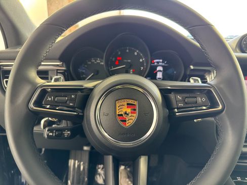 Certified 2026 Porsche Macan AWD/4WD image 26