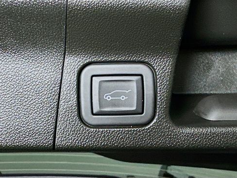 Used 2023 GMC Acadia SLE w/ Driver Convenience Package image 29