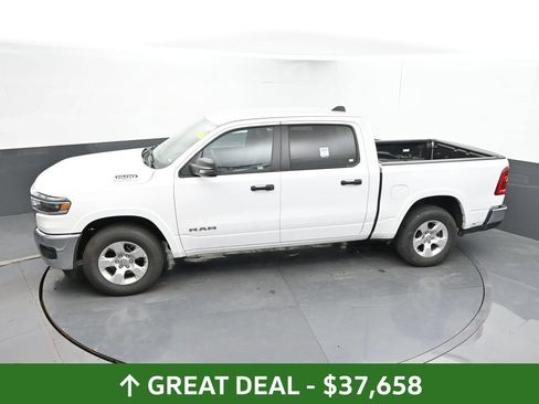 Used 2025 RAM 1500 Big Horn AWD/4WD image 46