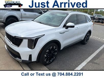 Used 2024 Kia Sorento EX w/ Panoramic Sunroof Package