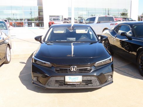 Used 2022 Honda Civic Touring image 5