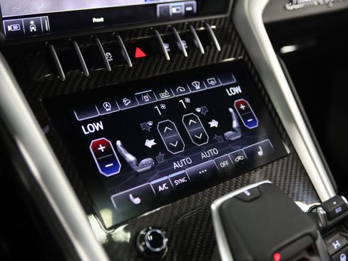 Used 2019 Lamborghini Urus AWD/4WD image 30