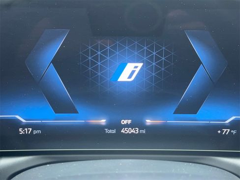 Used 2023 BMW i4 eDrive40 w/ M Sport Package image 21