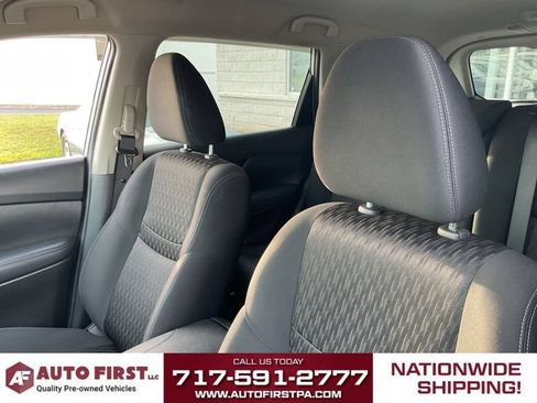 Used 2017 Nissan Rogue SV w/ SV Premium Package AWD/4WD image 8